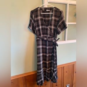 GAP Maternity and nursing dress